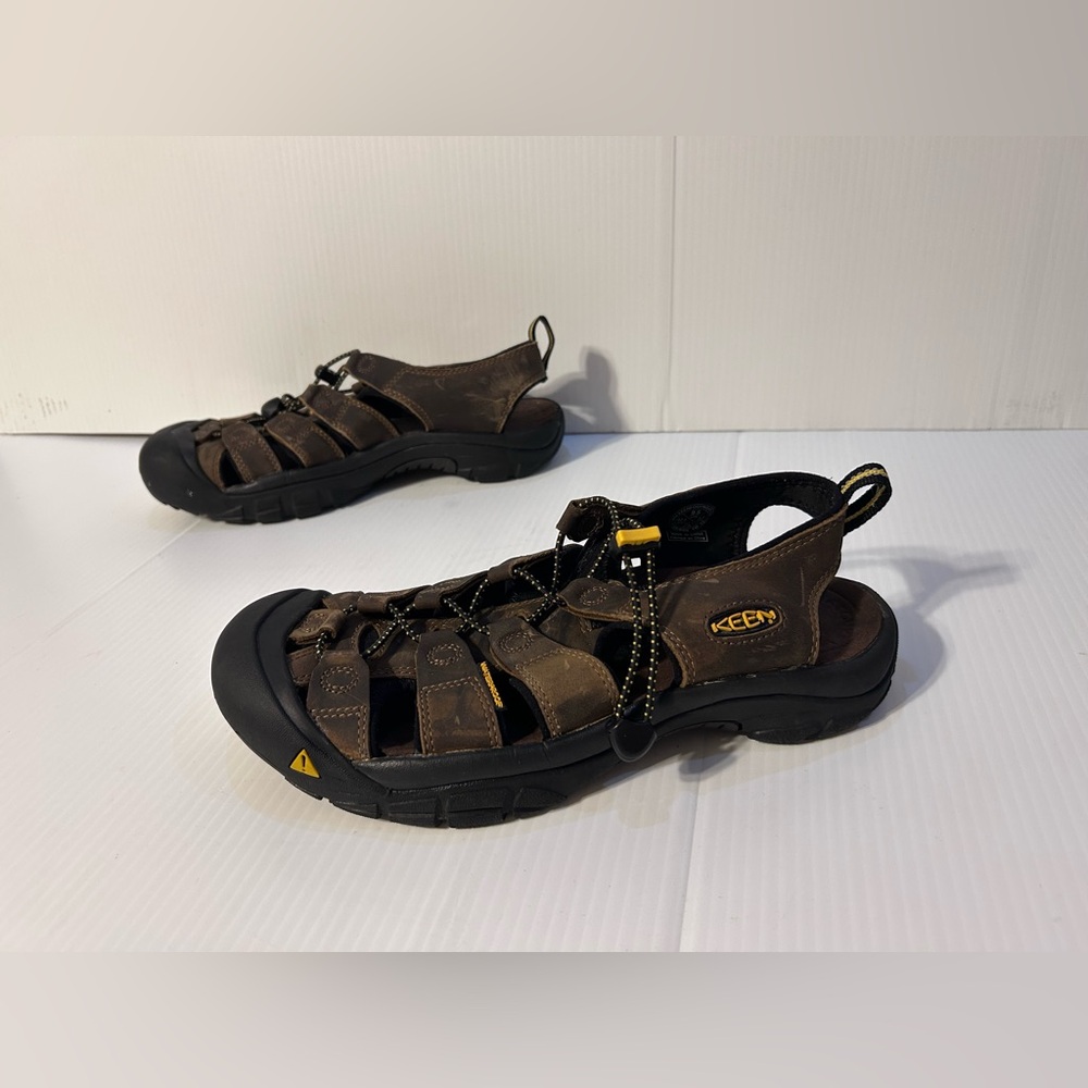 Keen #110220-BISN Newport sport hiking sandal shoe men size 9.5
